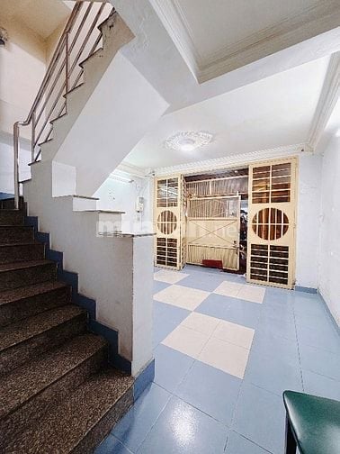 MẶT TIỀN VÍP - SÁT QUẬN 1 -  KINH DOANH ĐA NGÀNH  - MẶT TIỀN - ÔTÔ. 