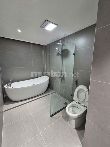 Cơ hội Sở Hữu nhà Mặt Hồ, Gara 2 Ô.Tô khu Hoa Động, Dương Bá Trạc