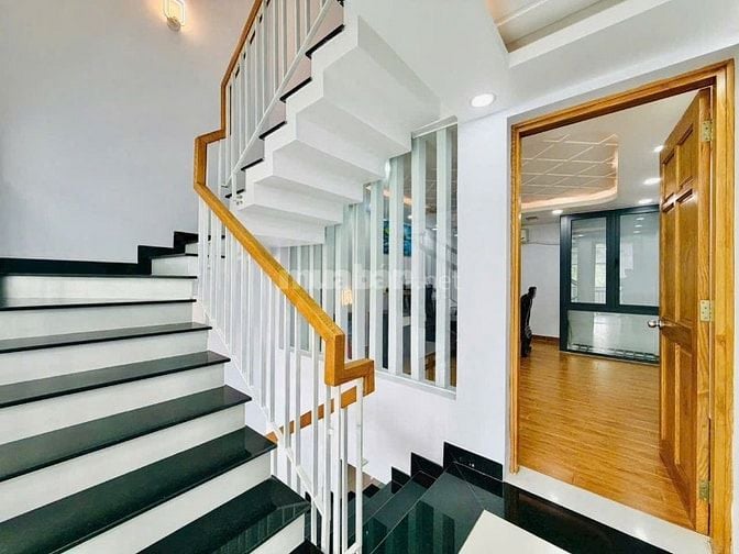 Bán nhà Gò Vấp 52m2 giá 4 tỷ 390 triệu đường Lê Đức Thọ, phường 16