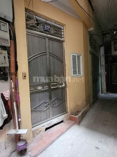 Cho thuê nhà gần chợ Ngọc Hà, sử dụng 60m2, 3 tầng khép kín