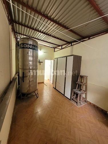 Cho thuê nhà gần chợ Ngọc Hà, sử dụng 60m2, 3 tầng khép kín