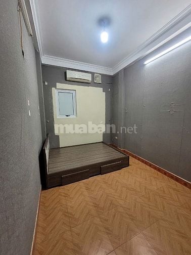 Cho thuê nhà gần chợ Ngọc Hà, sử dụng 60m2, 3 tầng khép kín