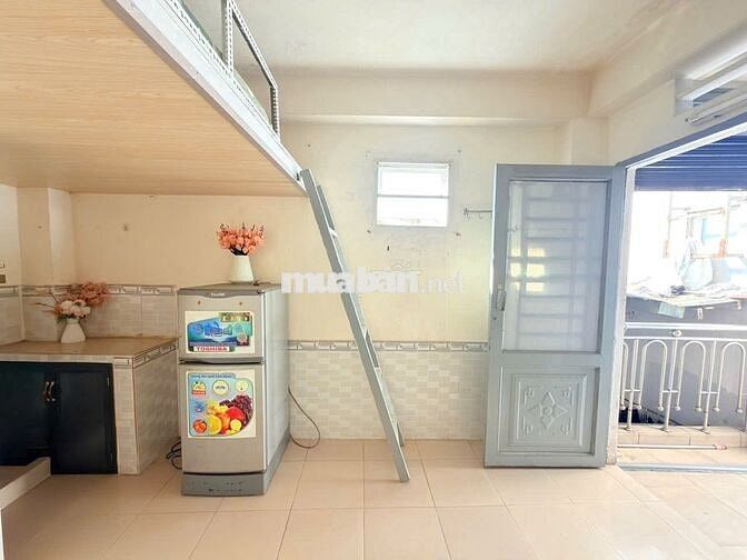 Duplex gần sân bay Full nt giá rẻ cửa sổ trời bancol 