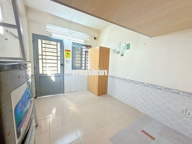 Duplex gần sân bay Full nt giá rẻ cửa sổ trời bancol 