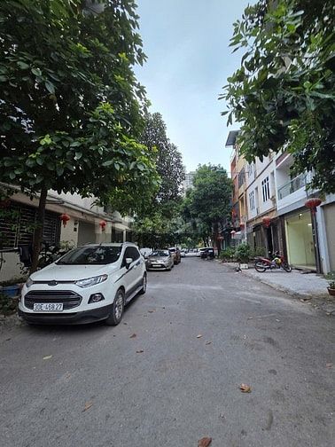 Cần bán gấp KĐT Đại Thanh, Quy hoạch ổn định. 50m2,5 tầng.thang m,11ty