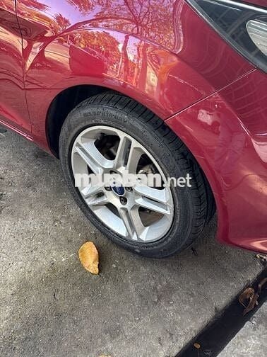 Ford Fiesta 2011 Tự động 43.000 km Đỏ