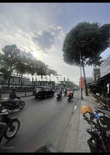 BÁN NHÀ MẶT TIỀN QUANG TRUNG ĐỐI DIỆN CHỢ HẠNH
