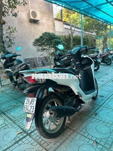 Honda Vision Trắng 20000 km