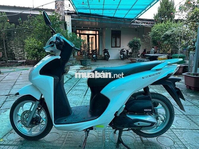 Honda Vision Trắng 20000 km