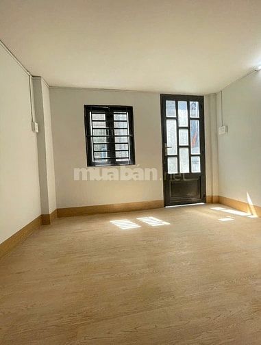(🌹hh 40tr) Nhà 2 lầu ngay ngã tư Lạc Long Quân Âu Cơ
