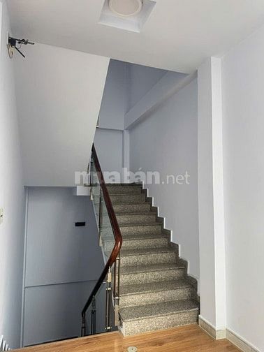 Chính chủ cần bán nhà vị trí đẹp tại Bình Hưng Hòa