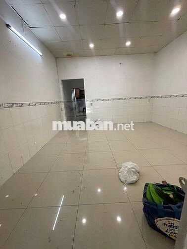 CHO THUÊ MT Lê sao , Phường Phú Thạnh :  4,5 x 20 m  cấp 4 2 PN 