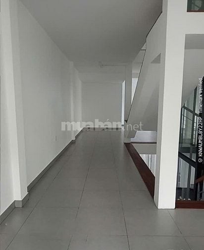 Biệt thự góc Saigon Pearl mới hoàn thiện, có thang máy, 210m2