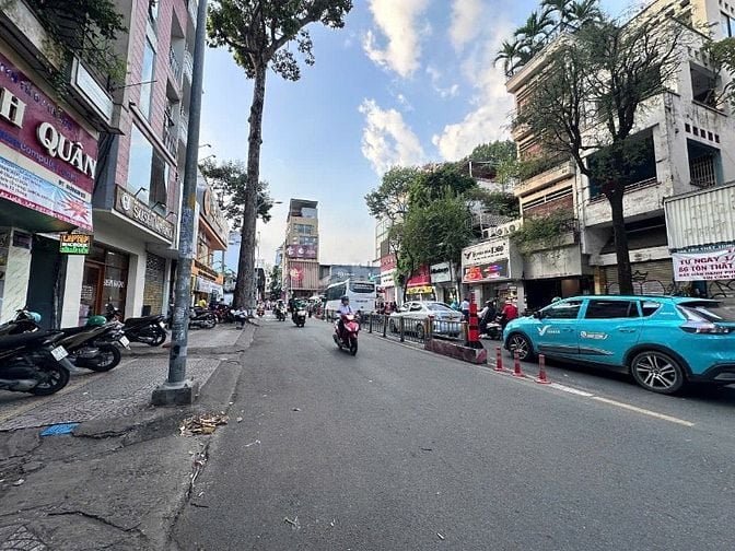 SIÊU PHẨM TÒA NHÀ HẦM 8 TẦNG GIỮA TRUNG TÂM PHƯỜNG BẾN THÀNH – QUẬN 1