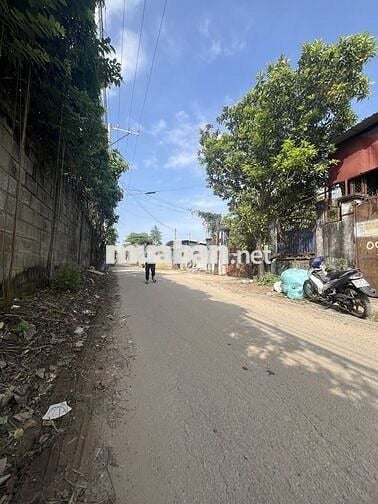 CHO THUÊ XƯỞNG 600M2 ĐƯỜNG XE CÔNG PHƯỜNG BÌNH THẮNG DĨ AN
