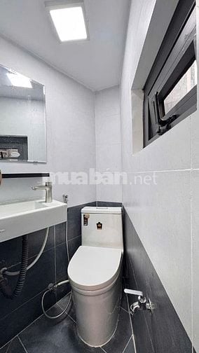 Nhà dt11m2 đúc mới 100% 2 lầu Sthuong 2pn hẻm 3m Âu Cơ, Q. Tân Bình