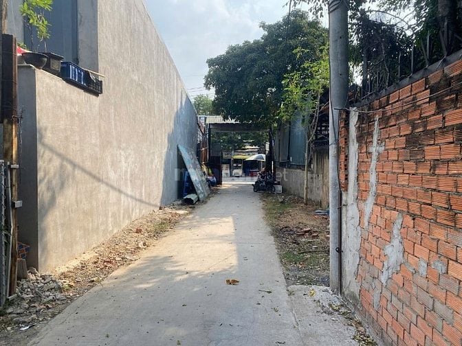 Cho thuê khu đất 126 Lại Hùng Cường xã Tân Vĩnh Lộc, 800m2, 8tr/th