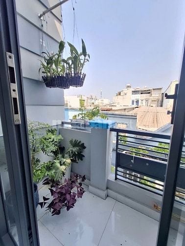 Bán Nhà 3,2mx13,5m 2 lầu Hẻm Lê Thành Phương P15Q8