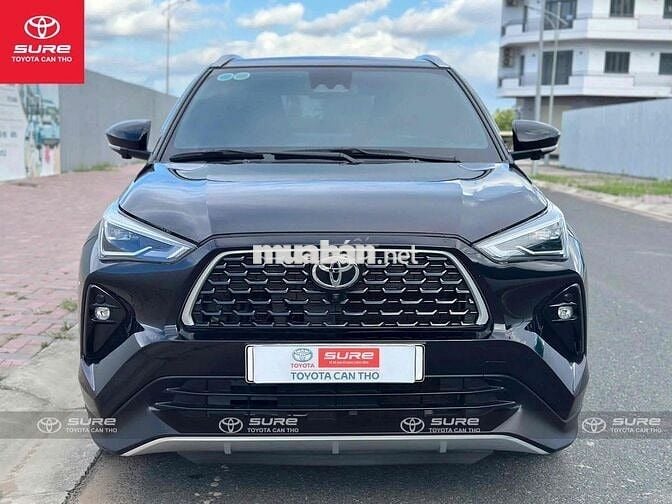 Toyota Yaris Cross 2024 đen sang trọng