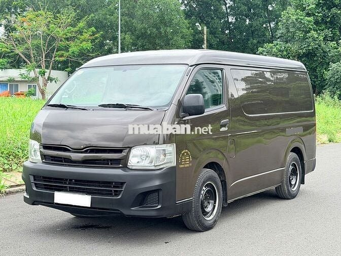 Toyota Hiace van 3 chỗ 2011
