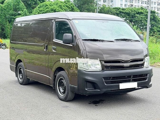Toyota Hiace van 3 chỗ 2011