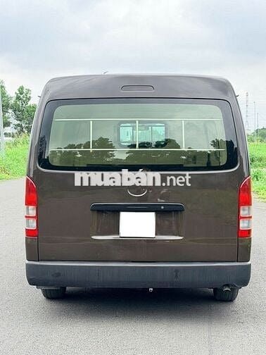 Toyota Hiace van 3 chỗ 2011