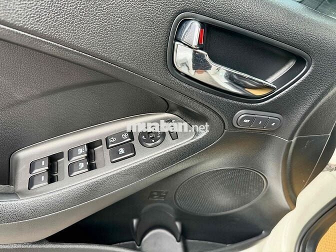 Kia K3 2014 2.0 AT 120000 km Trắng