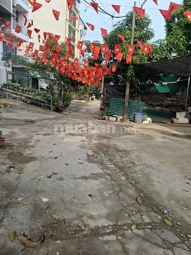 Văn phòng Xuân Đỉnh 80m² ô tô đỗ cửa giá 7.5tr/th