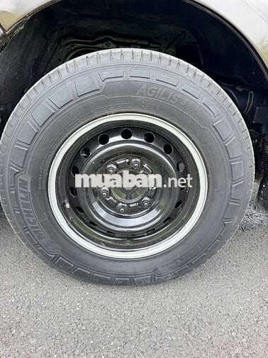 Toyota Hiace van 3 chỗ 2011