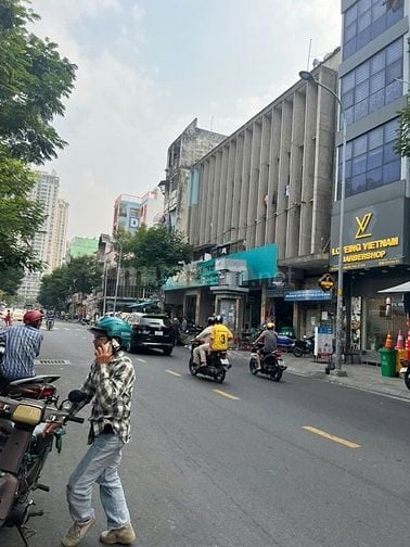 Bán nhà mặt tiền đường nguyễn trường tộ P13.Q4,dt:8x20m,giá:89tỷ(6lầu)