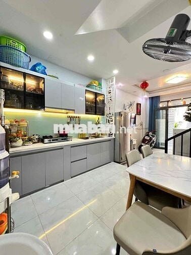 Nhà đẹp chính chỉ ở liền hẻm 3m thông.