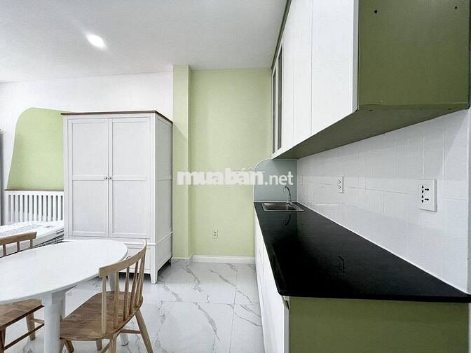 Studio ban công 30m2 rộng thoáng - Lê Văn Sỹ cạnh bờ kè Trường Sa