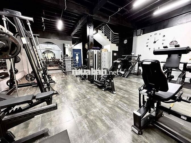 Tuyển nhân viên trực quây lễ tân ca sáng phòng gym
