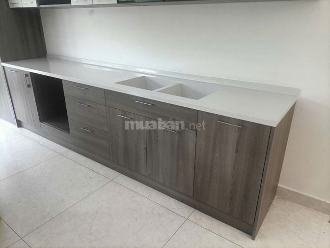 Thanh lý tủ bếp hàng trưng bày mới giá tốt