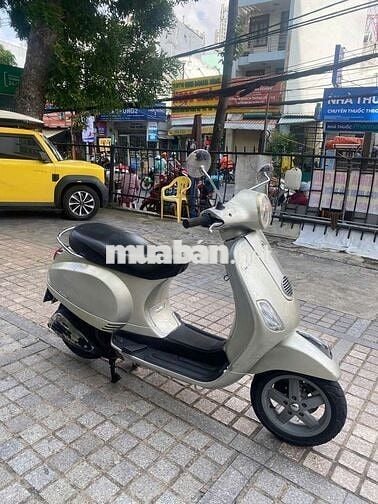 Piaggio Vespa 