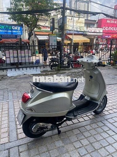 Piaggio Vespa 