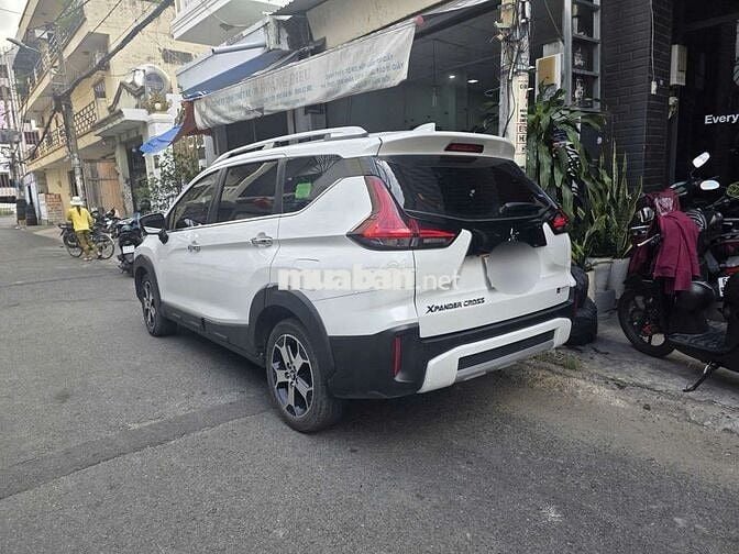 Mitsubishi Xpander Cross 2021 ODO 4vạn Màu Trắng