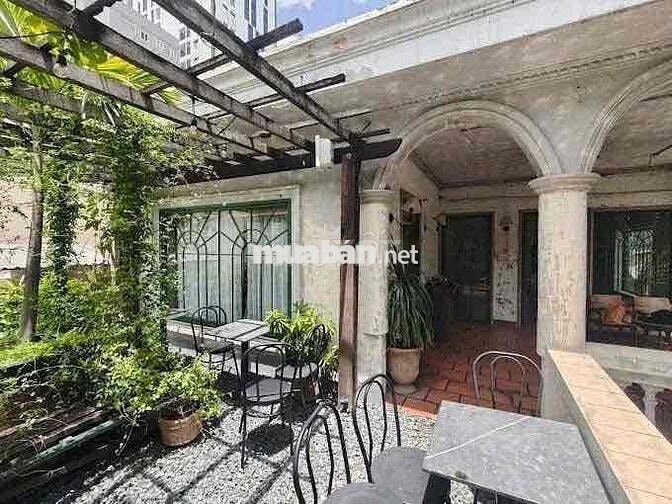 15x16m Biệt Thự Sân Vườn Đường Hoàng Sa - Quận 1