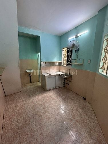 Cho thuê nhà nguyên căn 2 lầu, số 27/40/80 Huỳnh Tịnh Của, Quận 3, 3x6