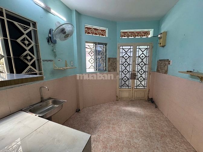 Cho thuê nhà nguyên căn 2 lầu, số 27/40/80 Huỳnh Tịnh Của, Quận 3, 3x6