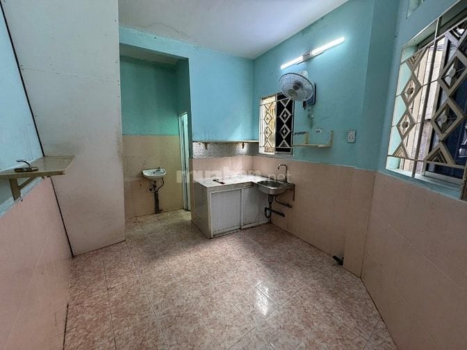 Cho thuê nhà nguyên căn 2 lầu, số 27/40/80 Huỳnh Tịnh Của, Quận 3, 3x6