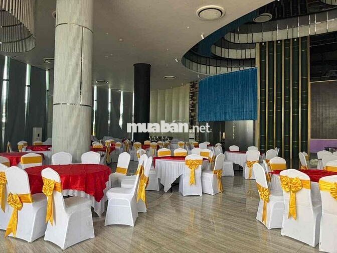 cho thuê mặt bằng 1.600m2 MT Nguyễn Văn Linh ngay Chung cư Ecogreen