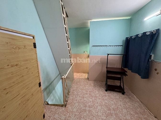 Cho thuê nhà nguyên căn 2 lầu, số 27/40/80 Huỳnh Tịnh Của, Quận 3, 3x6