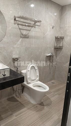 Chính chủ cần cho thuê căn hộ Lạc Long Quân khép kín, thang máy