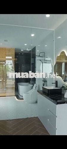 Bán nhà 2 mặt tiền quận 12, nội thất cao cấp, có thang máy