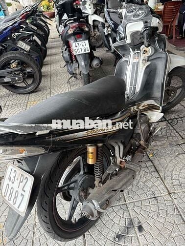 Yamaha Jupiter Trắng đen