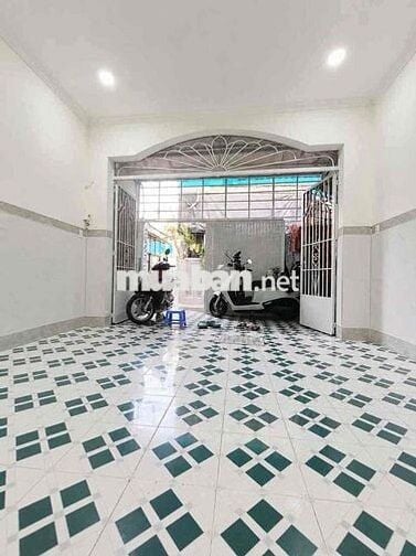 Bán nhà Đông Hưng Thuận 55m² nở hậu đẹp, cách MT 1 căn, giá 4.495 tỷ.