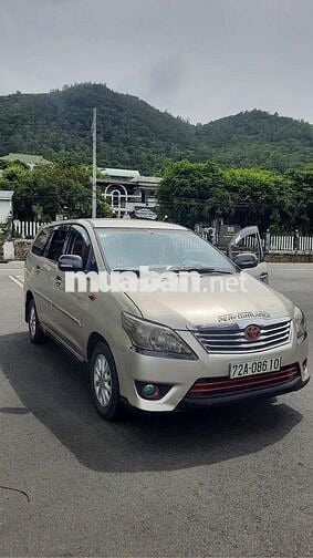 Toyota Innova 2013 Vàng cát 7 chỗ