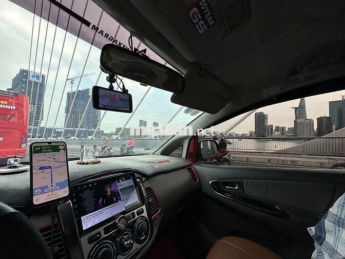 Toyota Innova 2013 Vàng cát 7 chỗ
