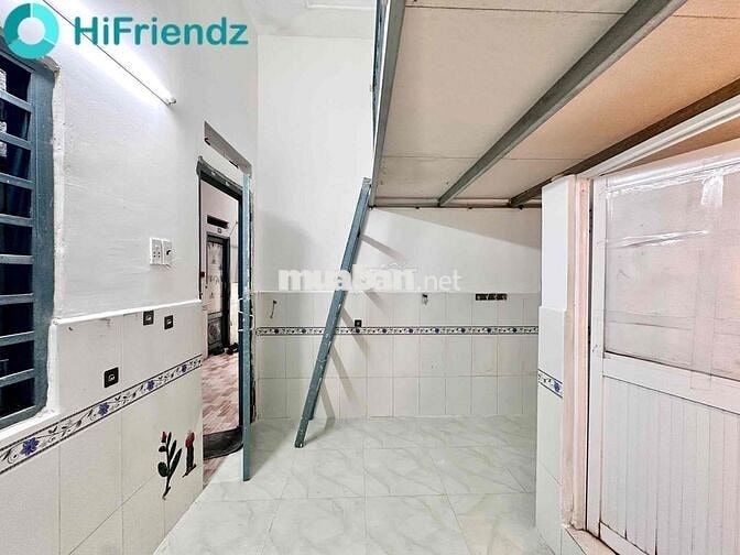 TRỐNG SẴN DUPLEX GIÁ RẺ NGAY NGÃ TƯ 4 XÃ CÓ THANG MÁY GẦN AEON MALL.